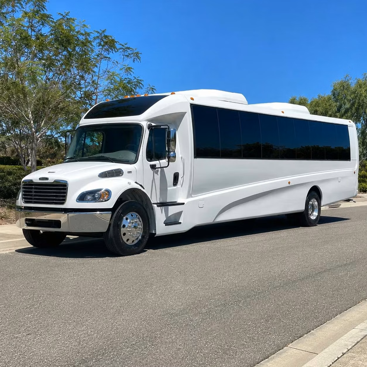 beloit 35 passenger minibus rental