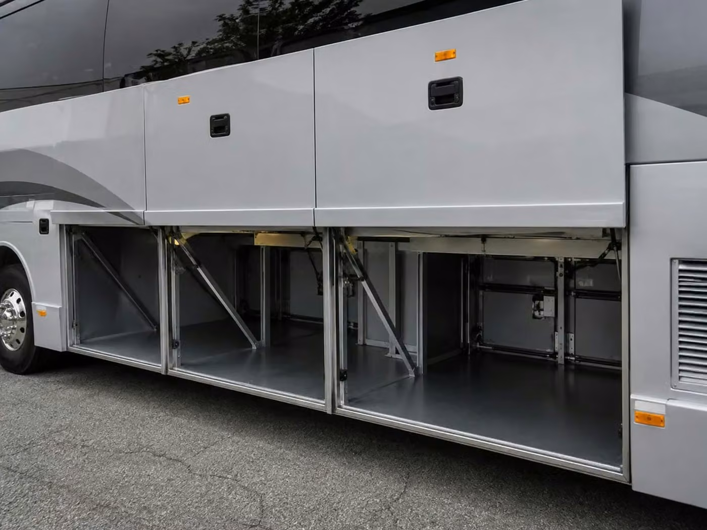 beloit 56 passenger charter bus luggage bays