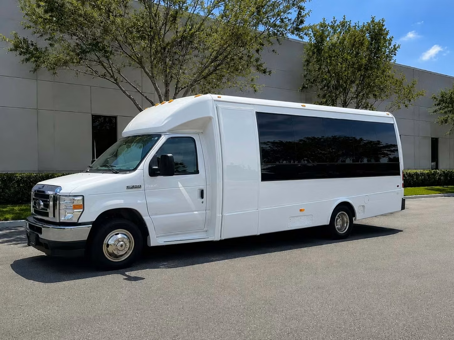15 passenger minibus
